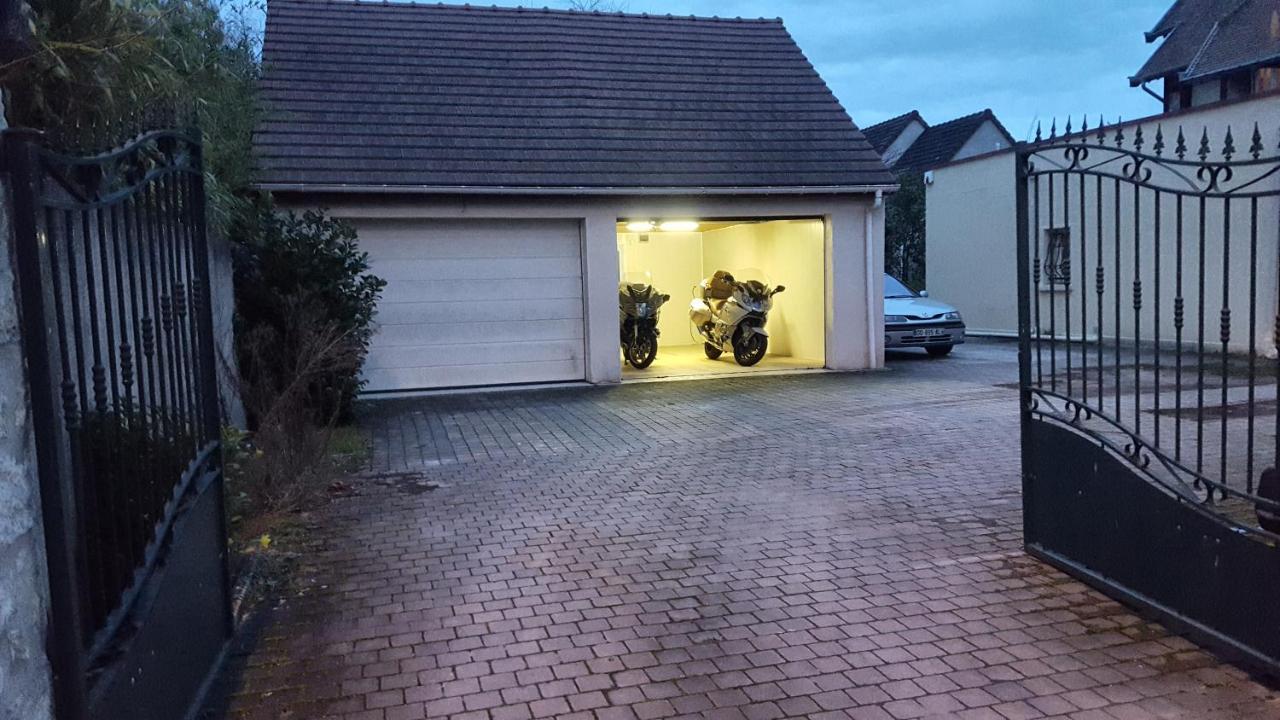Apakabar Homestay - Proche Gare Melun, Parking Prive, Netflix La Rochette  Экстерьер фото